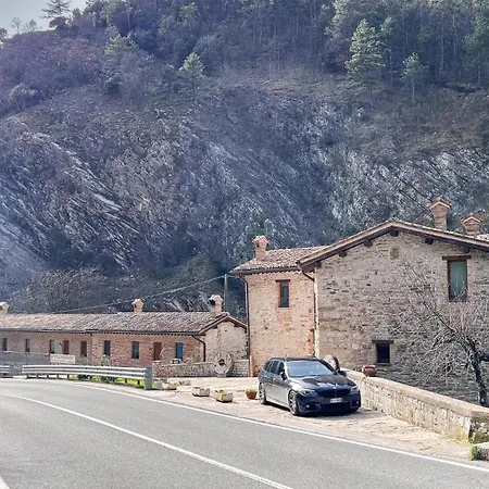 1 Bedroom Stunning In Daire Gubbio